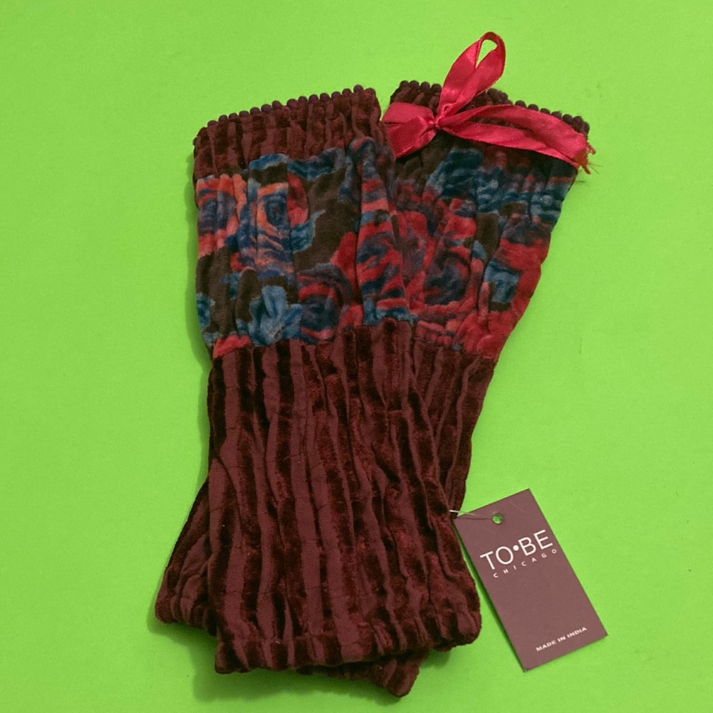 TO BE squiggle cuffs